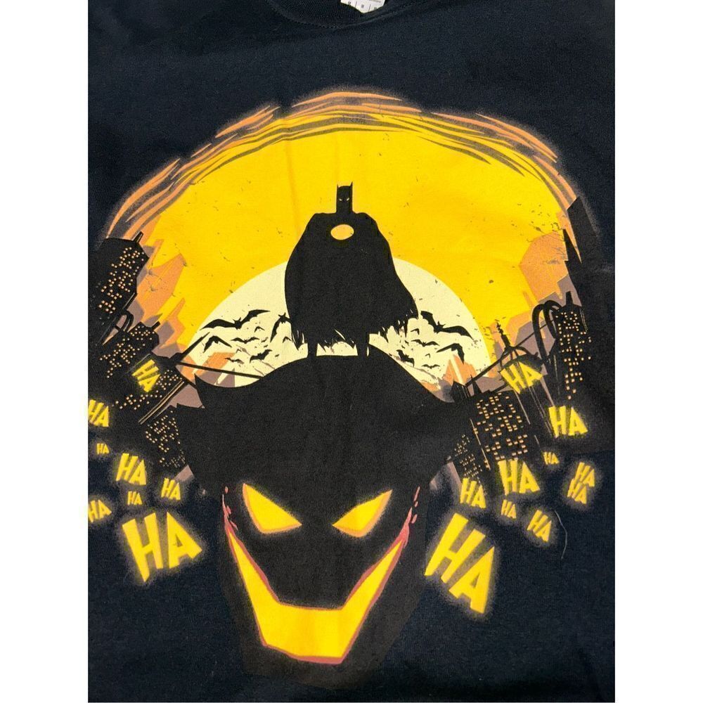 Batman tee size meduim